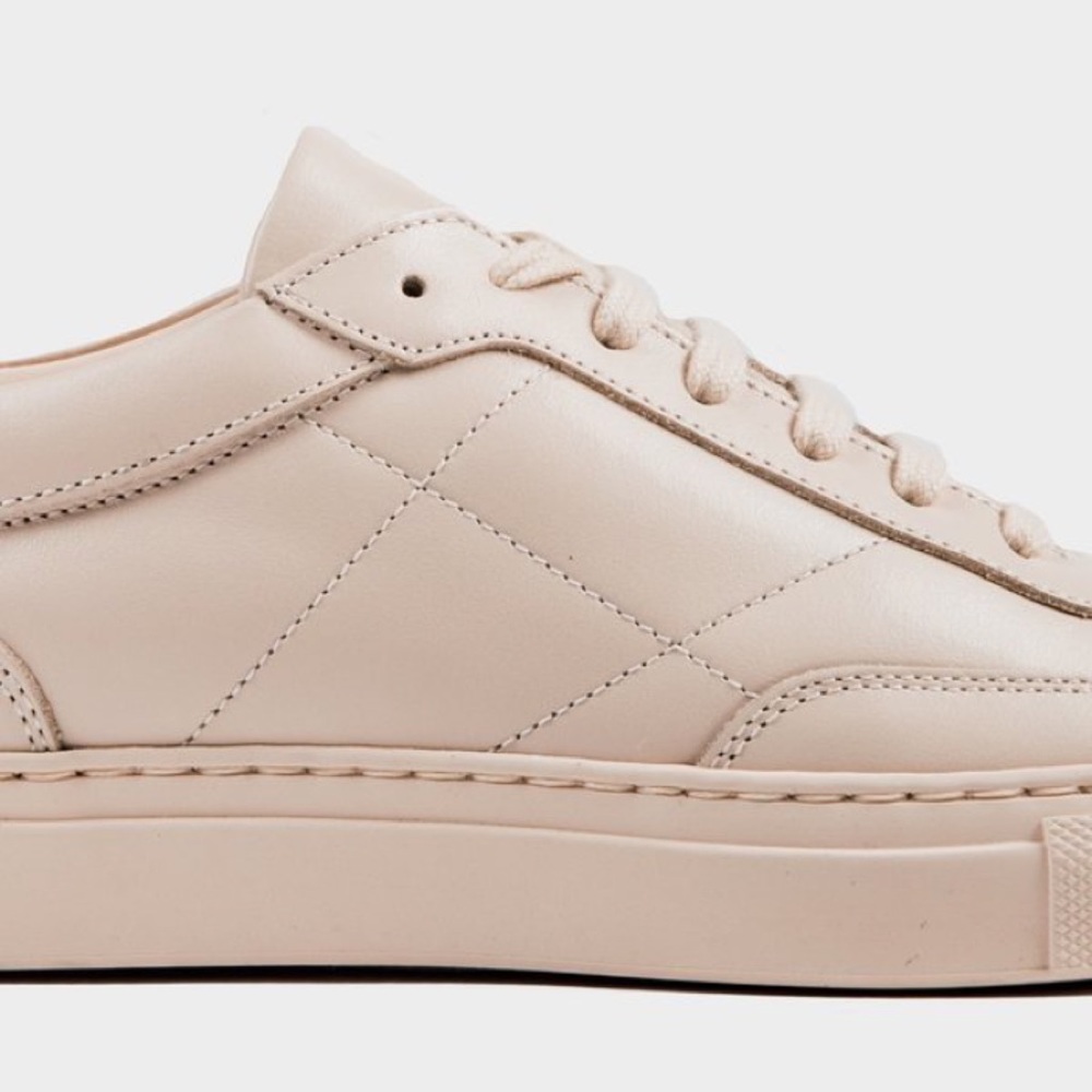 COMMON PROJECTS Resort Low-Top Classic Sneaker - Picture 7 of 11